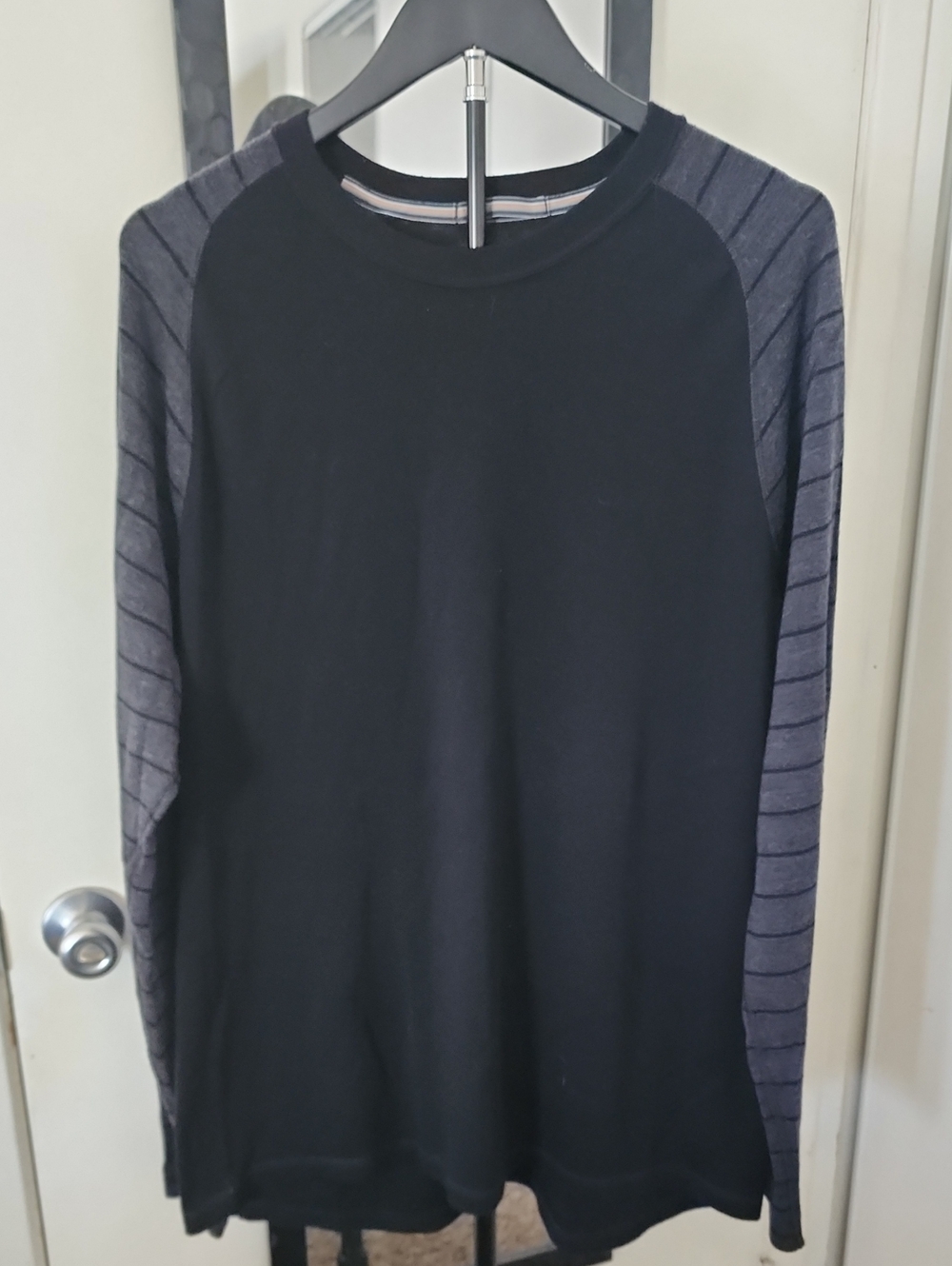 Smartwool Black Body with Dark Gray Striped Sleeves Men’s Shirt